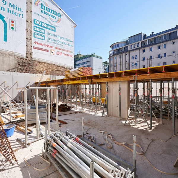 ein schwerer Lastenträger wird eingezogen